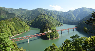 観光名所紹介「奥大井湖上駅」